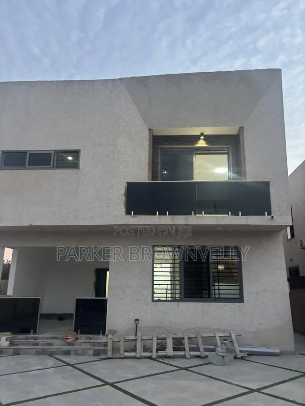 Furnished 5bdrm House in Aa_E Properties, Ashaley Botwe for sale · Photo 1