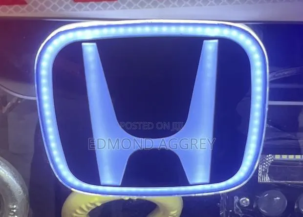 Honda Civic LED Crown/ Emblem 2016 2017 2018 · Photo 1