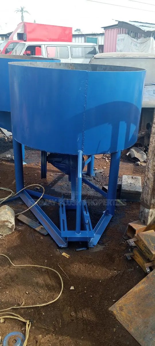 Industrial Sand and Cement Mixer · Photo 3