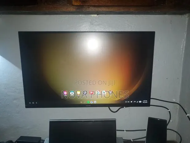 Samsung S3 27 Inch Monitor · Photo 2