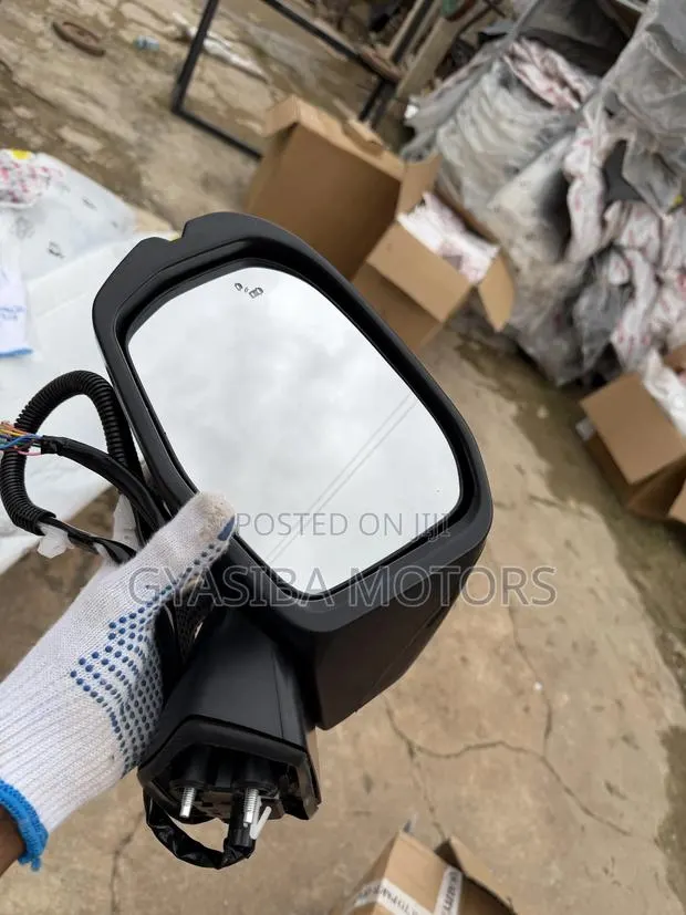 Honda CRV 2023 - 2025 Driving Mirror With Light and Sensor · Photo 1