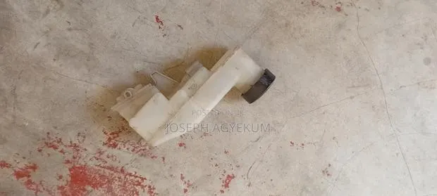 Toyota Vitz 2010 Brake Port · Photo 1