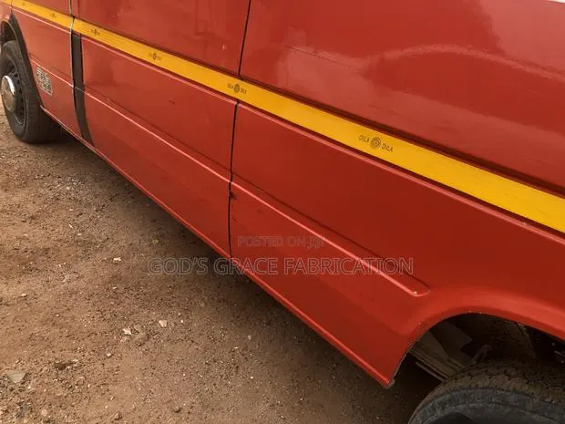 Sprinter Body Moulding · Photo 1