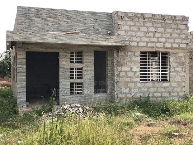3bdrm Bungalow in Adenta Foster Home, Frafraha for sale · Photo 6