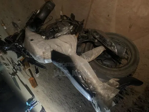 Bajaj Discover 125 2020 Black · Photo 1