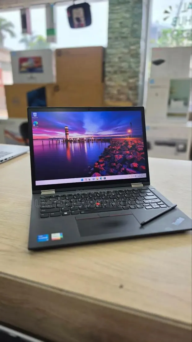 Laptop Lenovo ThinkPad x13 Yoga 8GB Intel Core i5 SSD 256GB · Photo 1