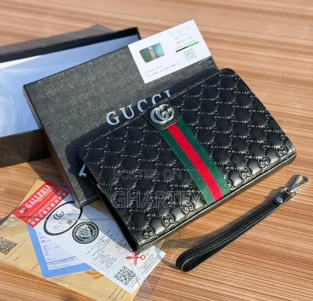 Gucci Black Gg Supreme Leather Men’S Clutch Bag · Photo 1