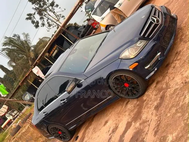 Mercedes-Benz C250 2013 Black · Photo 1