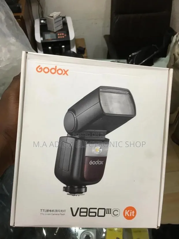 Unleash Your Creative Vision: Godox V860III Speedlite · Photo 1