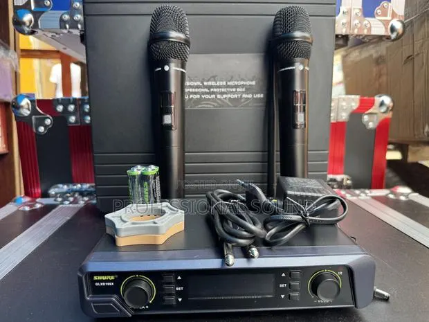 Shure GLXD100X Professional Wireless Microphone System · Photo 1