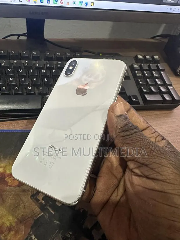 iPhone X Board and Body · Photo 1