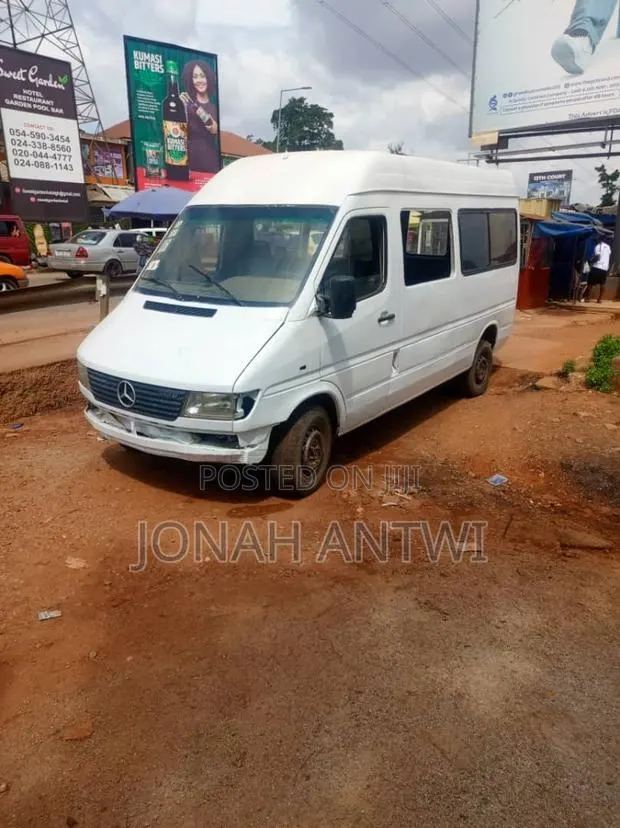 Mercedes-Benz Sprinter 2010 White · Photo 1