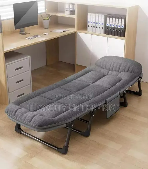 Multifunctional Reclining Foldable Bed/Chair · Photo 1