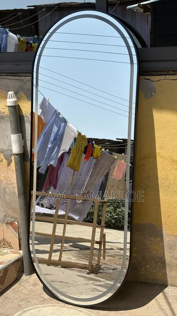Saloon/Barbering Led Mirror · Photo 4