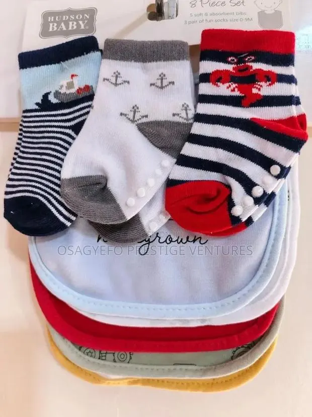 Hudson Baby Bib and Socks Gift Set for Babies. · Photo 2
