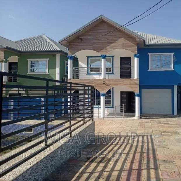5bdrm Duplex in Accra Metropolitan for sale · Photo 1