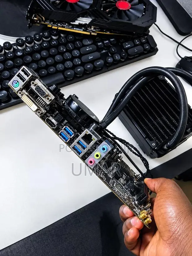 Gigabyte Motherboard+liquid Cooler for I5 and I7 · Photo 1