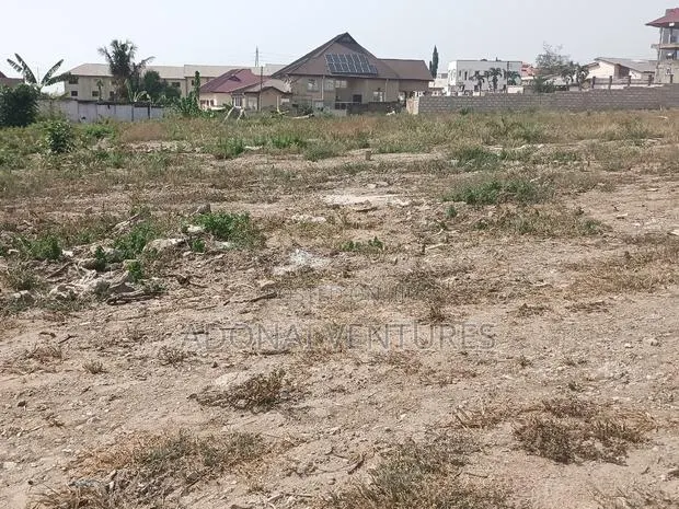 One Full Plot of Land for Sale in Ahodwo Daban · Photo 1