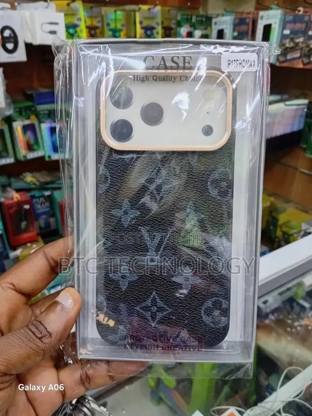 iPhone 17 Promax Versace Style · Photo 1