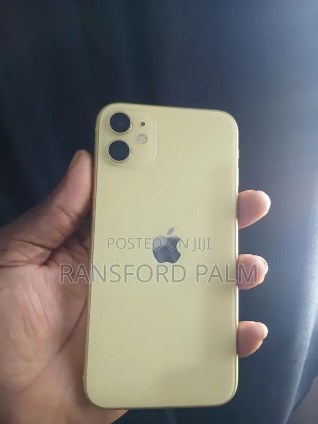 Apple iPhone 11 128 GB Yellow · Photo 1