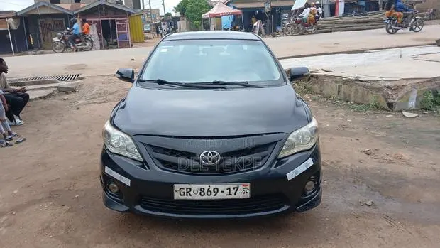 Toyota Corolla 2013 Black · Photo 1