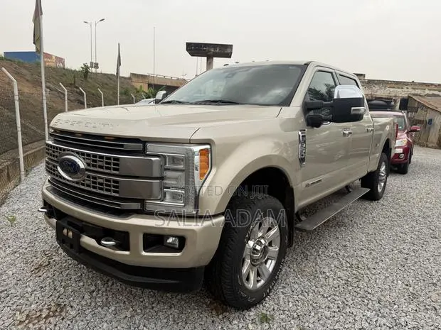 Ford F-350 2017 Brown · Photo 1