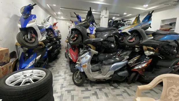 Suzuki Burgman 2023 · Photo 1