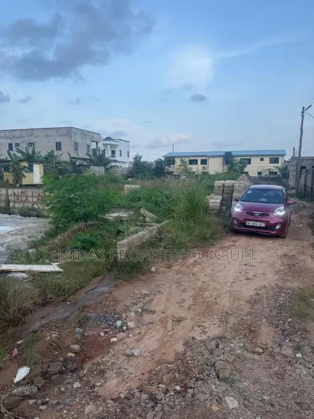 2 Plots of Land for Sale at Sakumono · Photo 1