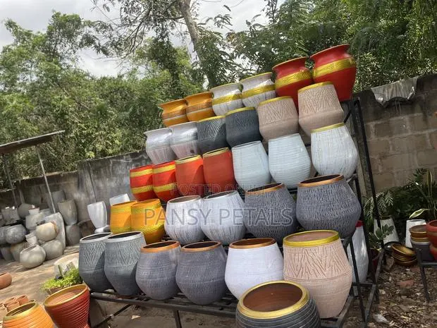 Flower Pot for Sale · Photo 1