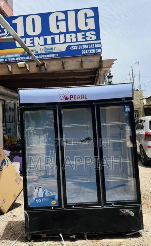 Choose Adorable Pearl PVC-1540-28ab 3 Door Display Fridge(950l) · Photo 1