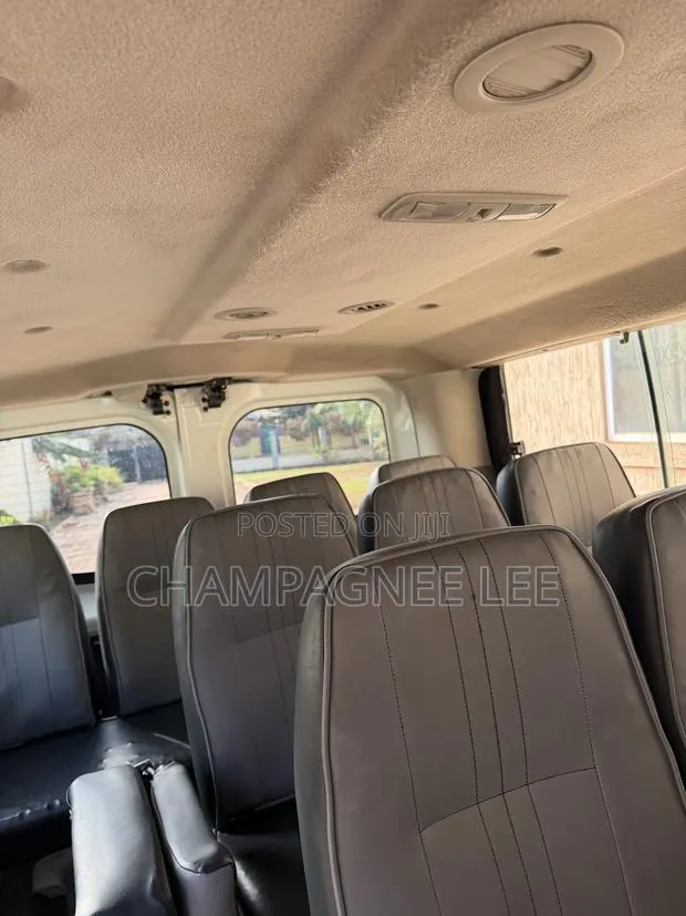 Nissan Caravan (Urvan) 2016 White · Photo 1