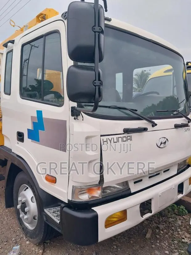 Hyundai 5ton Crane · Photo 1