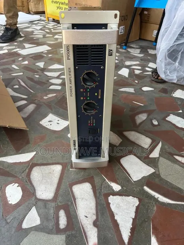 Yamaha Power Amplifier (P 9500S) · Photo 1