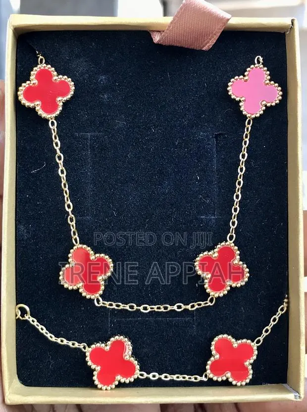 Van Cleef Necklace and Bracelets Set · Photo 1
