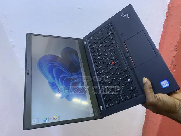 Laptop Lenovo Thinkpad T490s 16GB Intel Core I5 SSD 256GB · Photo 1