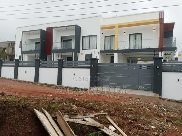 9bdrm Apartment in Adevu Homes, Oyarifa for sale · Photo 1