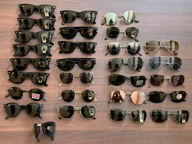 Rayban Wayfarer Glasses · Photo 1