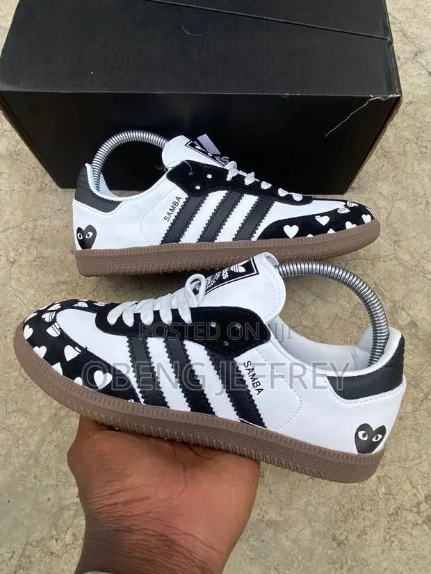 Original Adidas Samba Play Classic Black/White · Photo 1