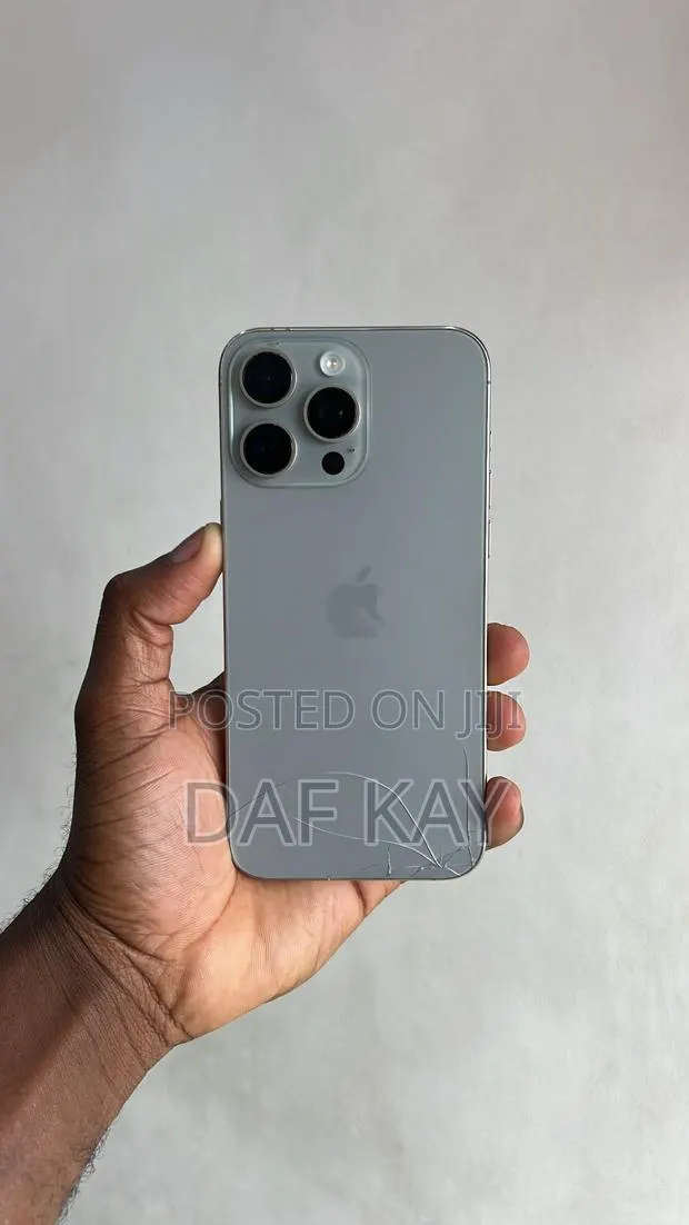 Apple iPhone 15 Pro Max 512 GB Gray · Photo 1