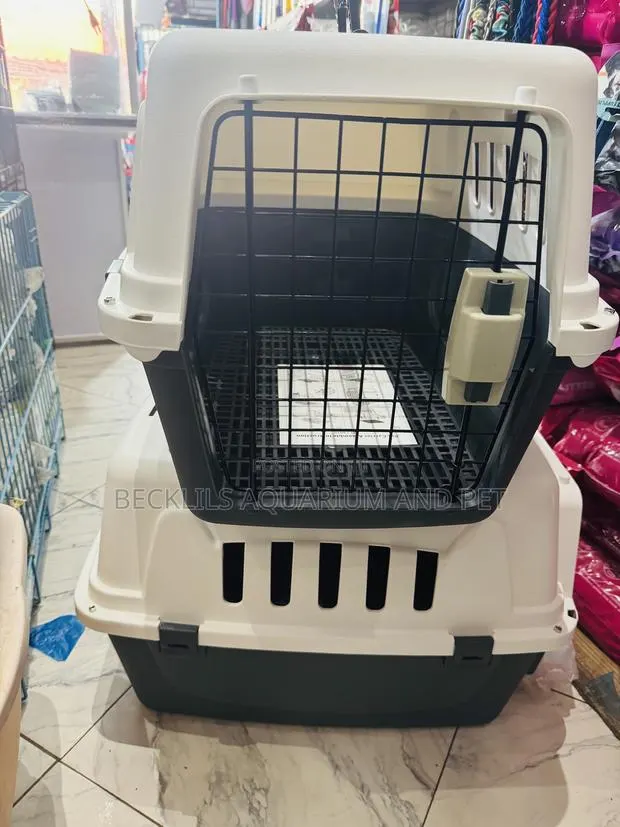 Plastic Platinum Approved Flight Plastic Cage ( Medium Size ) · Photo 1