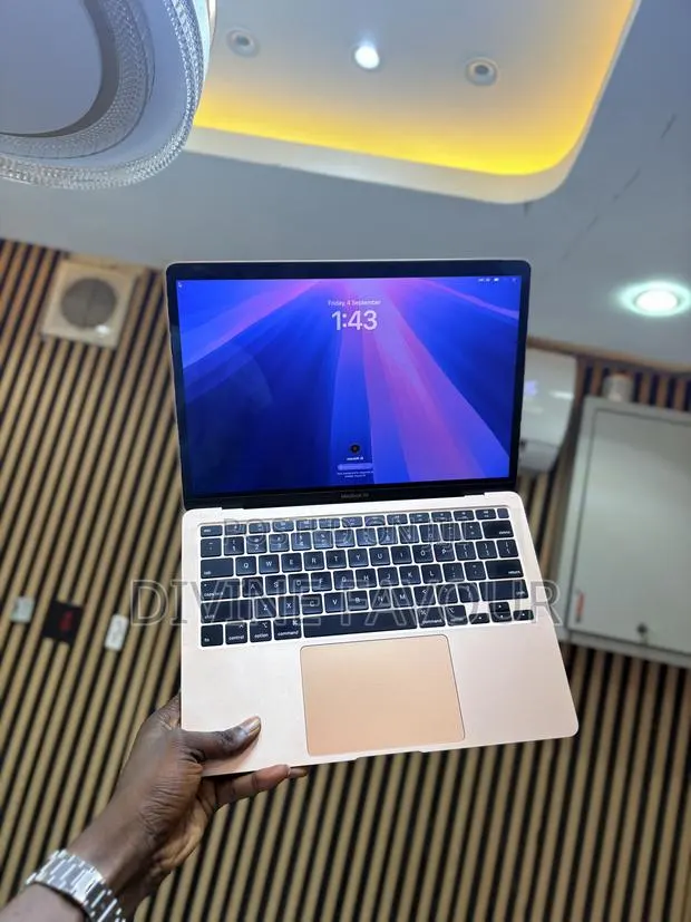 Laptop Apple MacBook Air 2020 8GB Intel Core i5 SSD 512GB · Photo 1