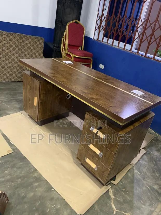 1.4m Executive Office Desk/ Table · Photo 1
