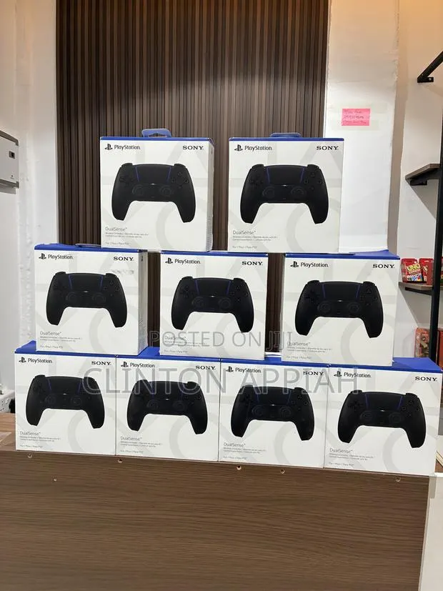 PlayStation 5 Controllers · Photo 1