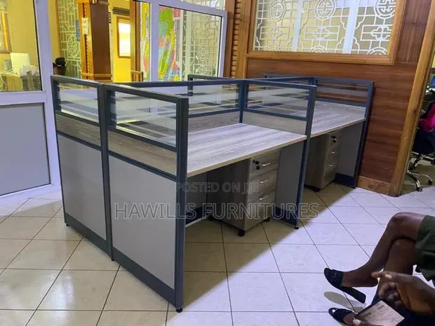Multiple Executive Workstation · Photo 1