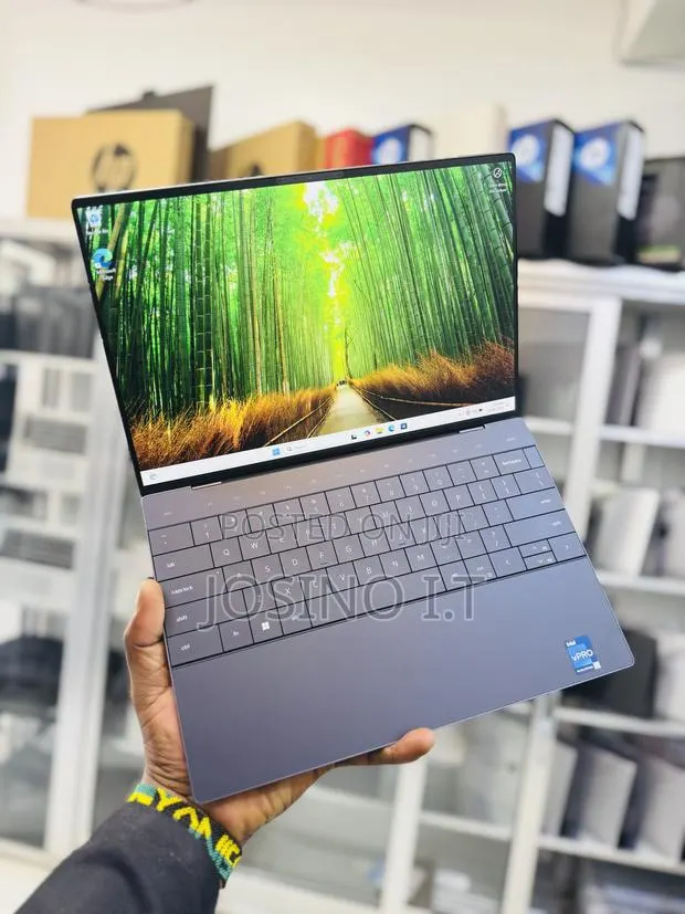 Laptop Dell XPS 13 16GB Intel Core i7 SSHD (Hybrid) 512GB · Photo 1