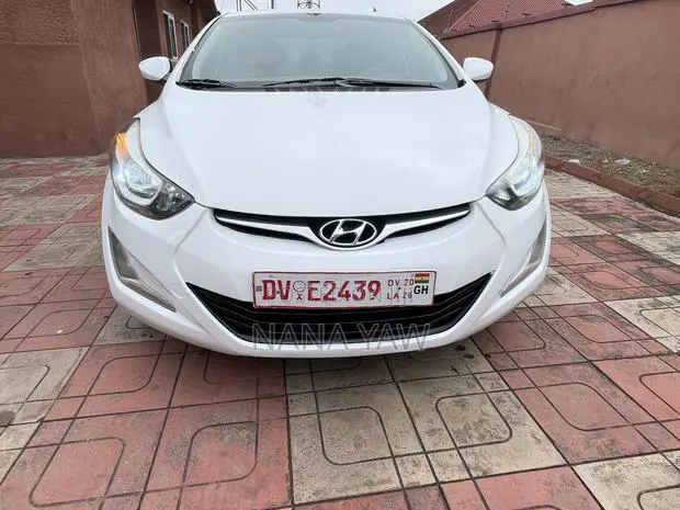 Hyundai Elantra SE 4dr Sedan (1.8L 4cyl 6A) 2015 White · Photo 1