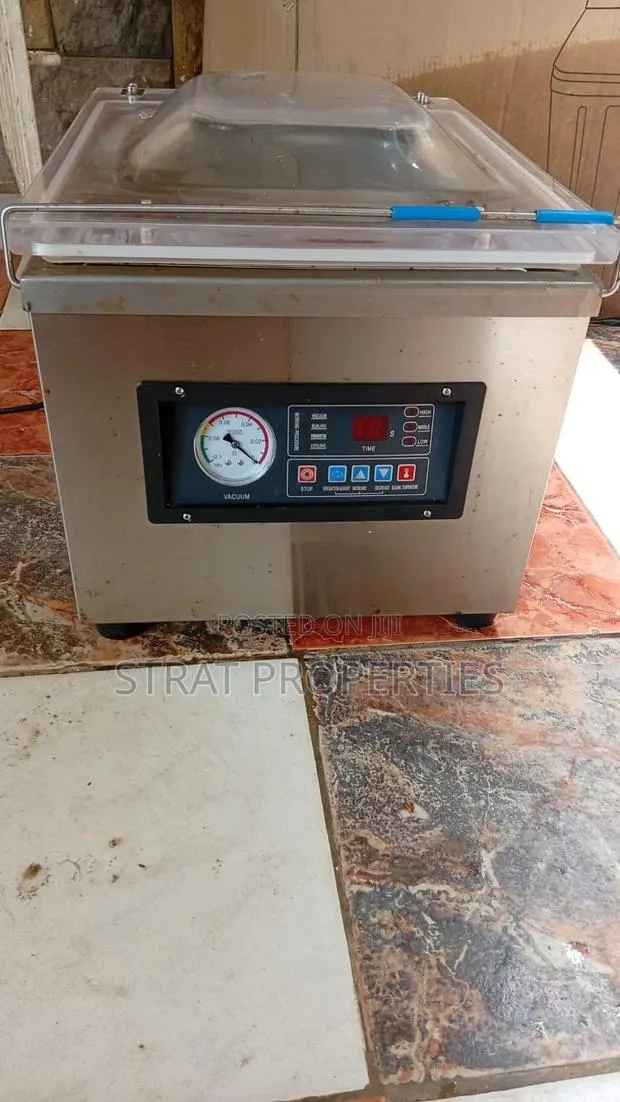 Vacuum Sealing Machine · Photo 1