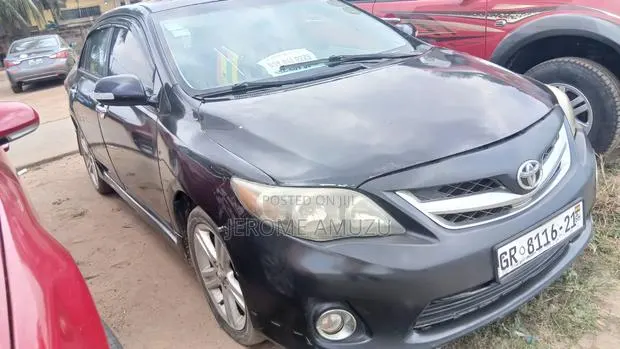 Toyota Corolla 2013 Black · Photo 1