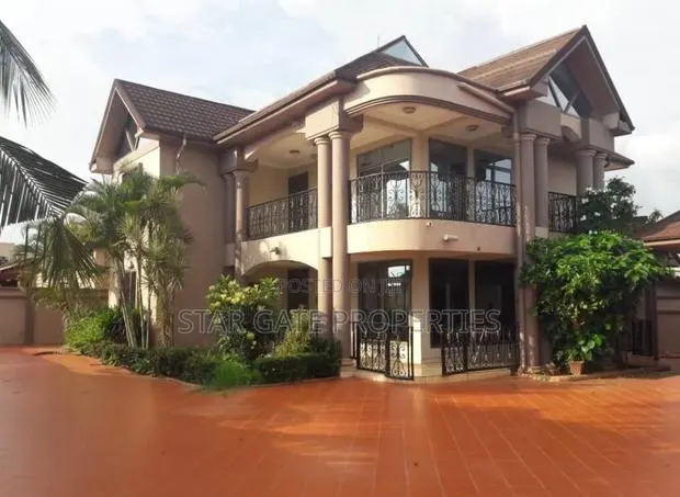 5bdrm House in Santasi Atasomanso, Kumasi Metropolitan for sale · Photo 1