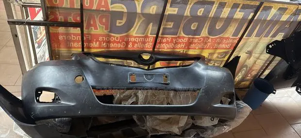 Yaris 2008 Front Bumper · Photo 1